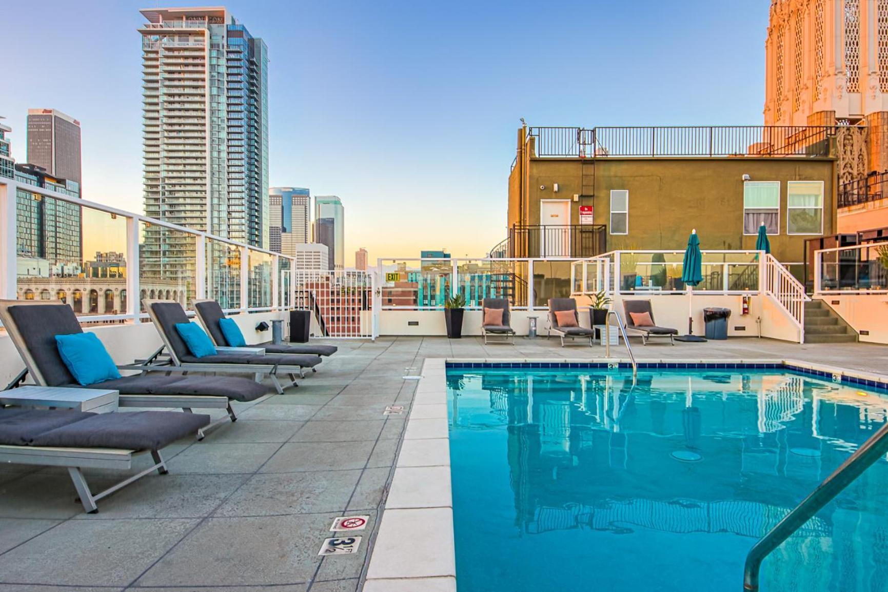 Downtown Escape - 2Br W Skyline Views & Hot Tub Apartamento Los Angeles Exterior foto