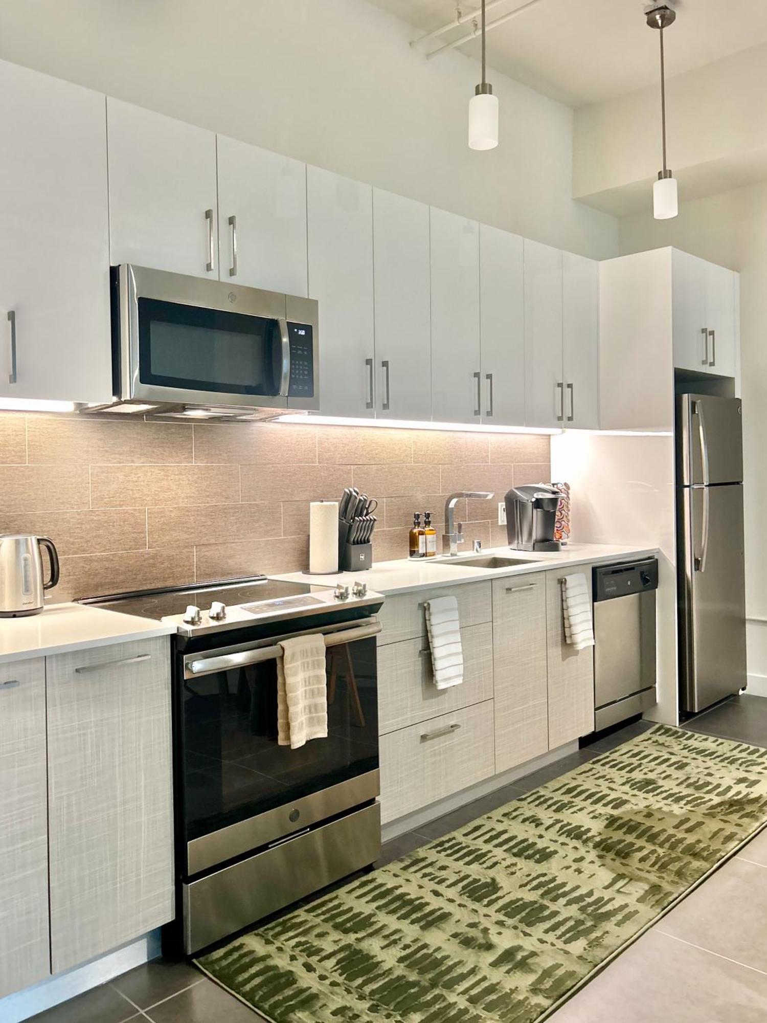 Downtown Escape - 2Br W Skyline Views & Hot Tub Apartamento Los Angeles Exterior foto