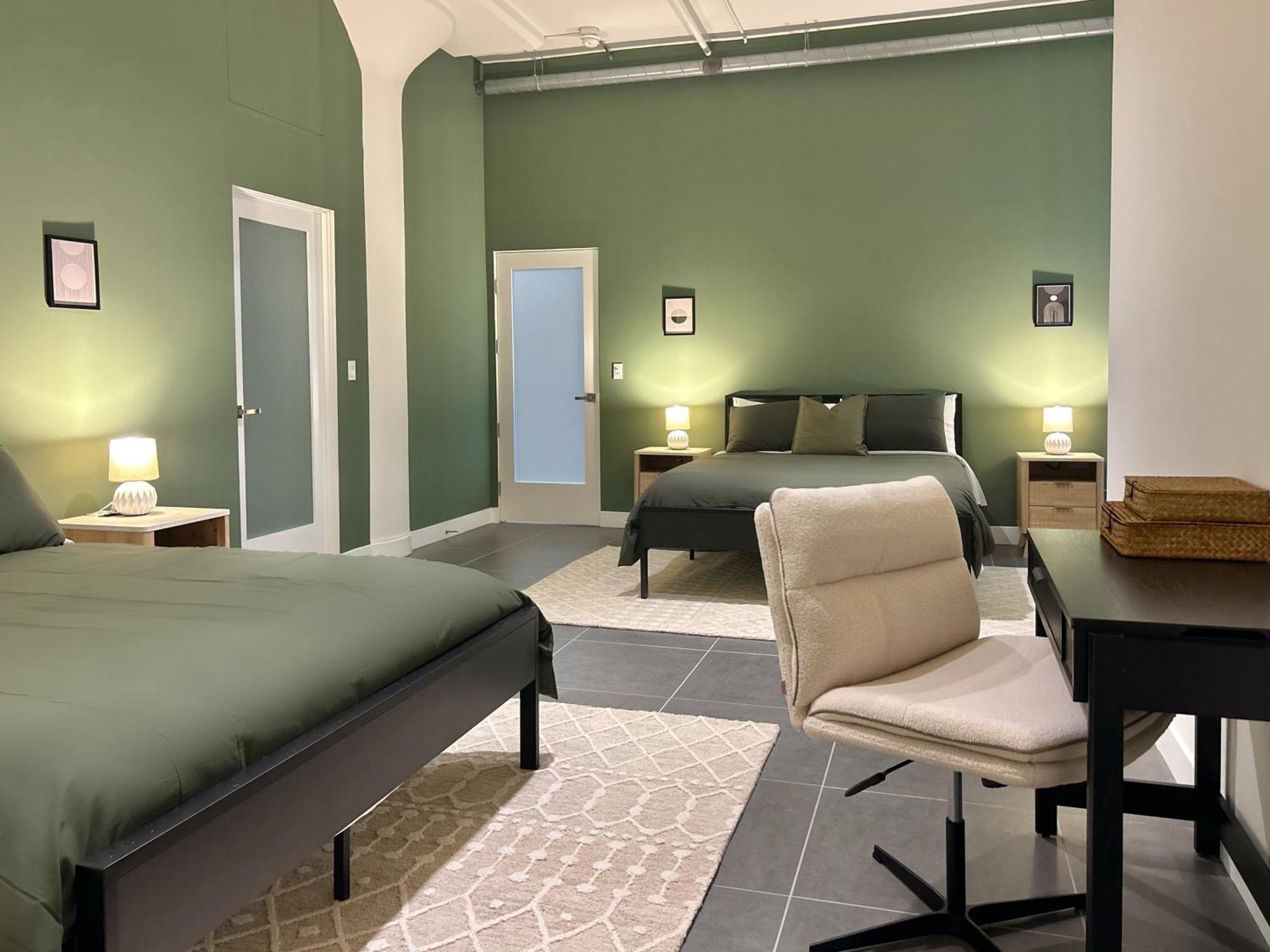 Downtown Escape - 2Br W Skyline Views & Hot Tub Apartamento Los Angeles Exterior foto