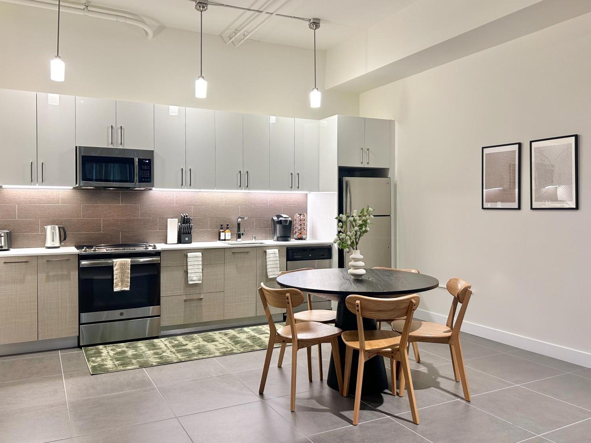 Downtown Escape - 2Br W Skyline Views & Hot Tub Apartamento Los Angeles Exterior foto