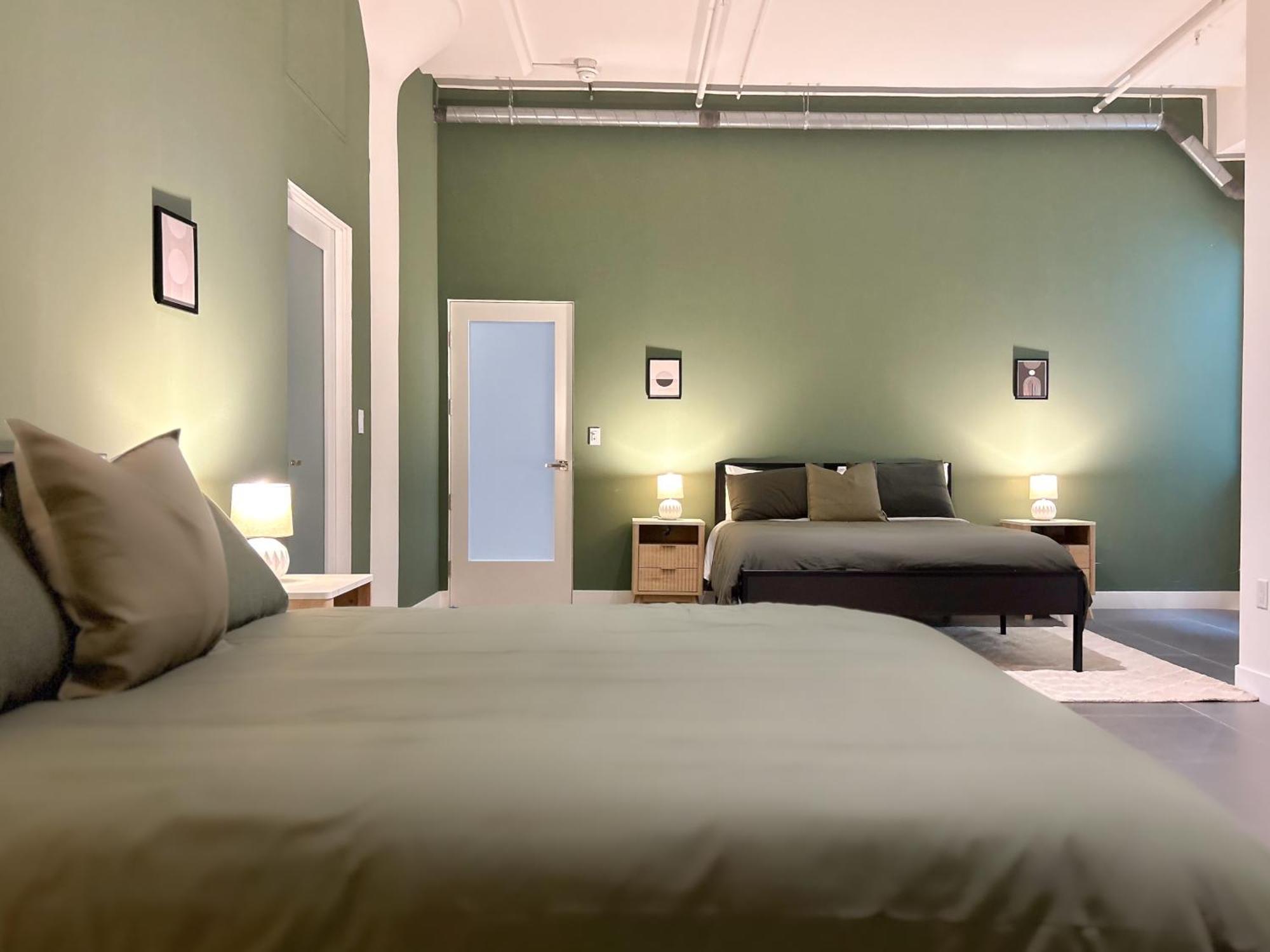 Downtown Escape - 2Br W Skyline Views & Hot Tub Apartamento Los Angeles Exterior foto
