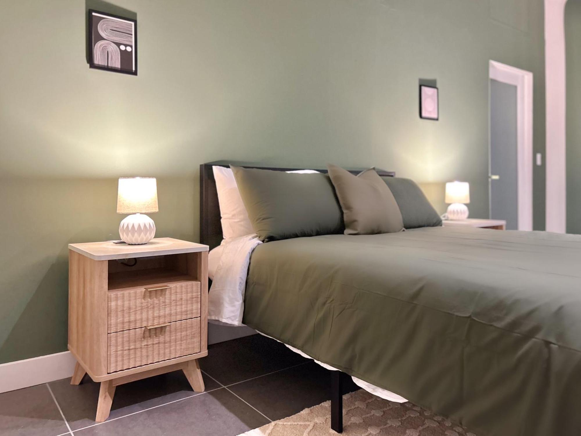 Downtown Escape - 2Br W Skyline Views & Hot Tub Apartamento Los Angeles Exterior foto